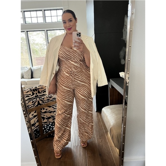 Women's Essential Blazer - A New Day
Cream M - Picture 7 of 8